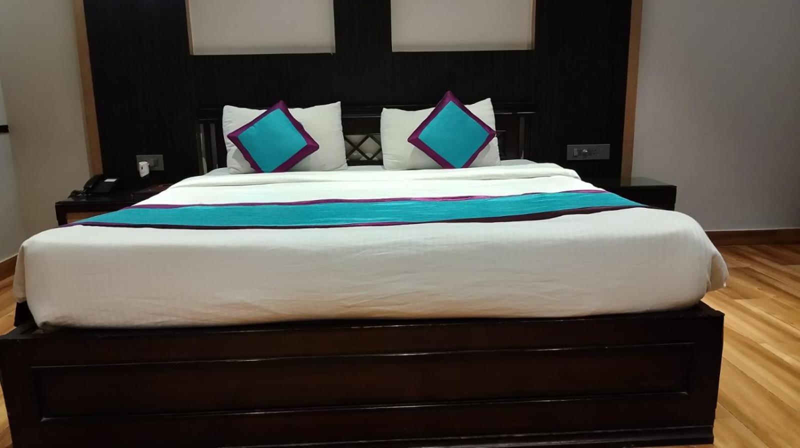 Hotel Little Palace Dibrugarh Luaran gambar
